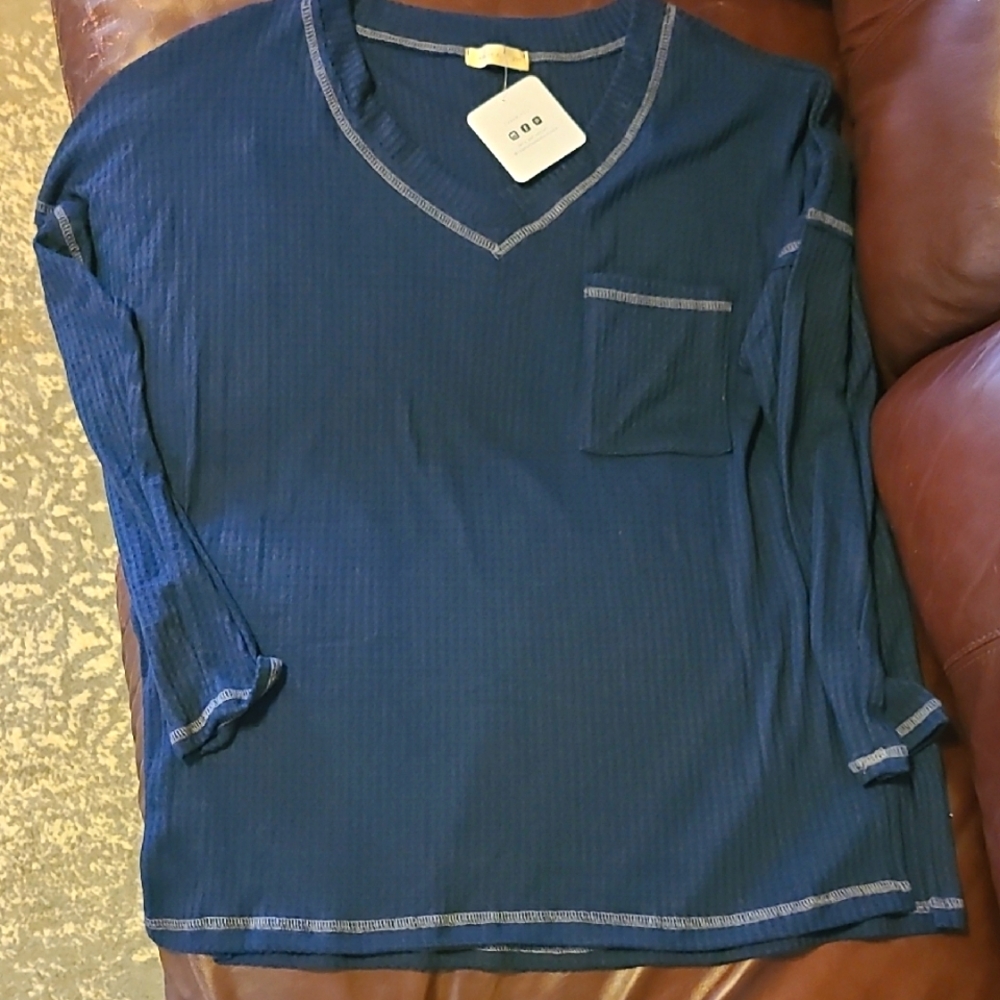 REB. in J. 220 Navy Long Sleeve Oversized Waffle Top sz Medium